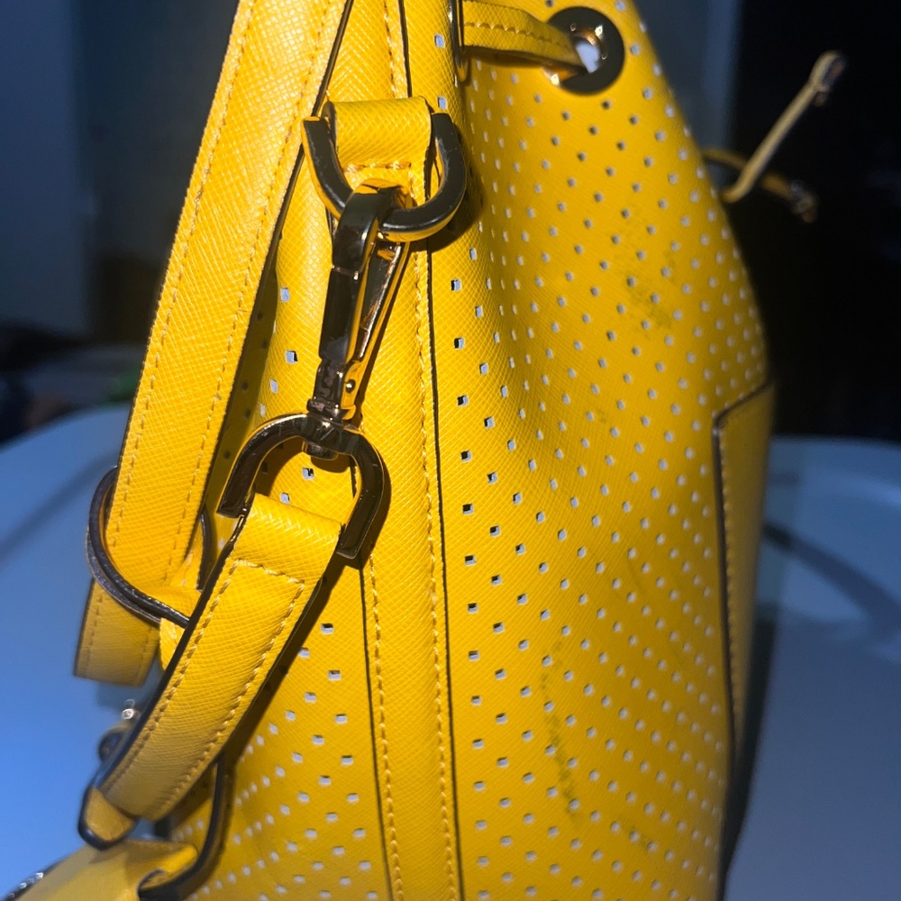 Michael Kors Greenwich Bucket Bag - Picture 2 of 5